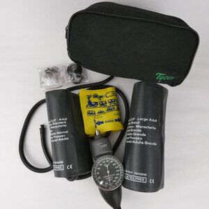 Welch Allyn Tycos Hand Sphygmomanometer Family Practice BP Kit 5098-23 Case, Box